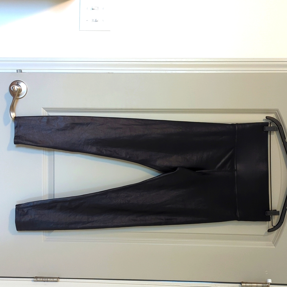 Carbon 38 medium high rise full length liquid leggings in black